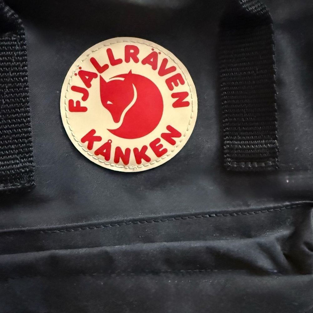 Kånken Classic Black Backpack - Picture 8 of 9